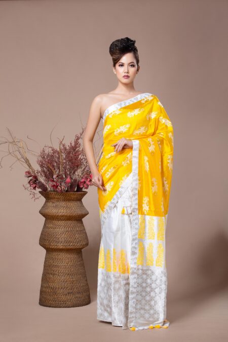 Mulberry Silk Mekhela Sador With Blouse Piece